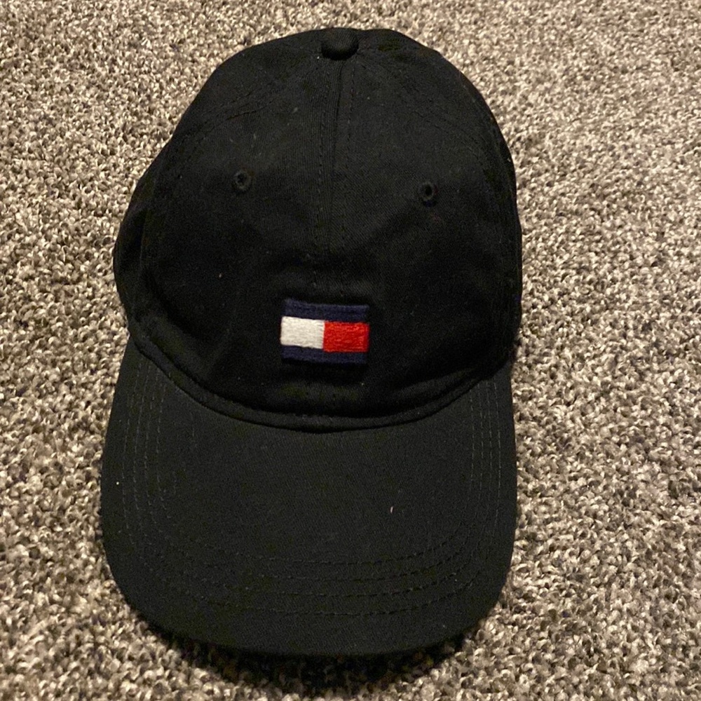Black Tommy Hilfiger Hat.